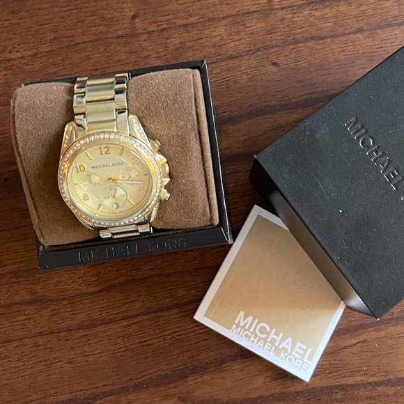 Michael Kors Gold Watch - Picture 8 of 8